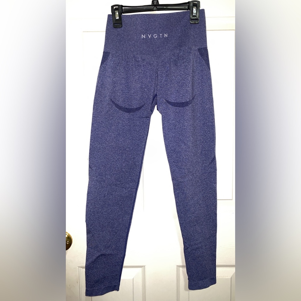 NVGTN Seamless Performance Leggings in Heathered Navy Blue